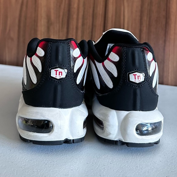 Nike Air Max Plus Pure Platinum Black University Red Size 7 main image 6